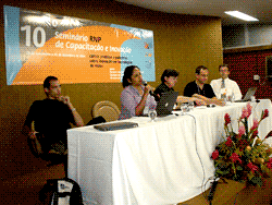 Mesa redonda debate crimes digitais