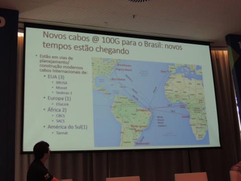 Jeronimo Bezerra participa do painel de 100 Gb/s Jeronimo Bezerra participa do painel de 100 Gb/s